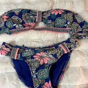 Cute floral strapless bikini